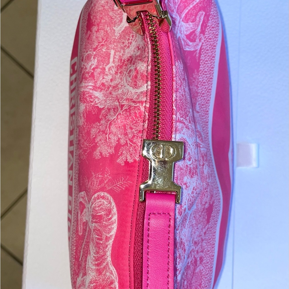 Dior Travel Medium Bag with Strap. - Picture 2 of 9